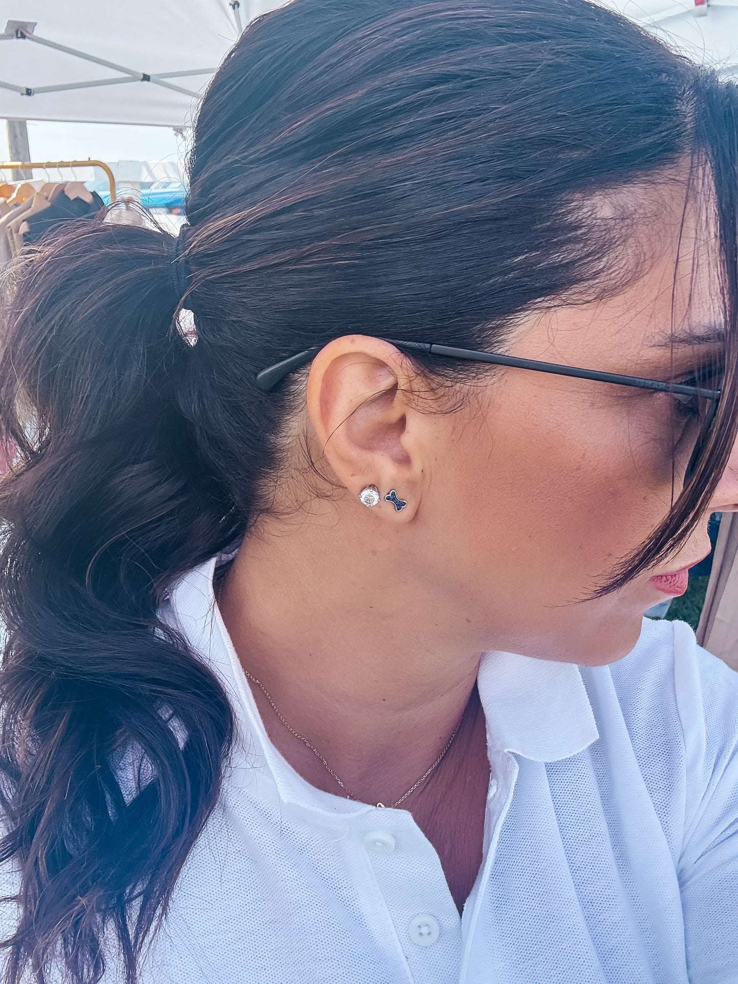 Natural Blue Sapphire Bone Stud Earrings – 18 kt White Gold