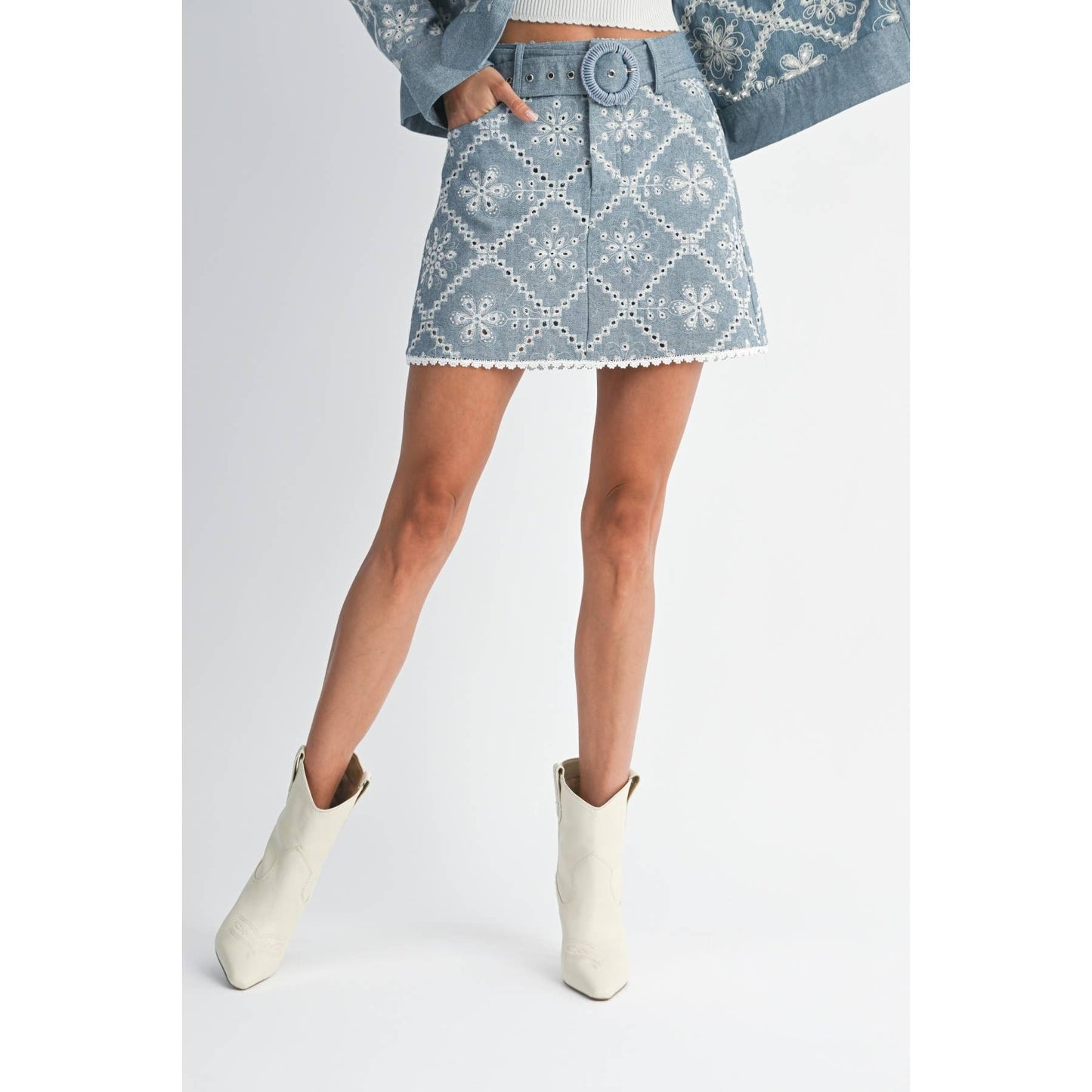 DENIM EMBROIDERED SKIRT WITH BELT