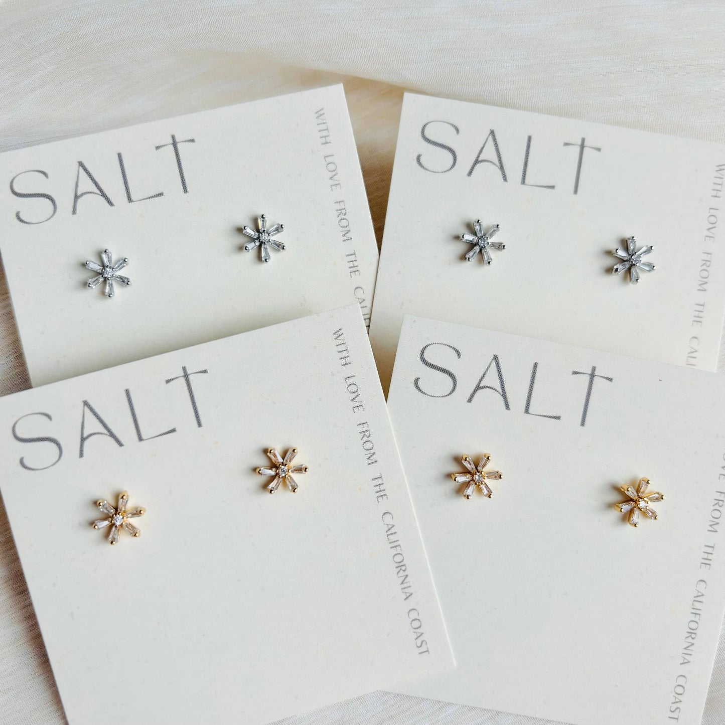 DAINTY DAISY STUDS | flower stud earrings | spring & summer