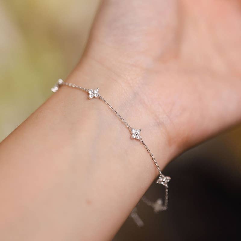 Dainty Four Leaf Clover Bracelet