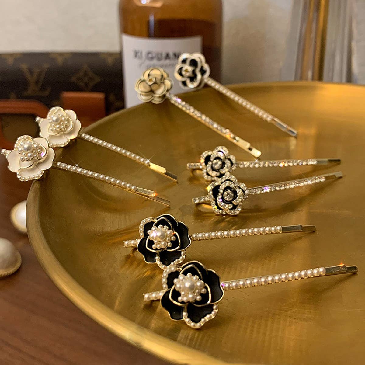CAMELLIA PEARL HAIR PIN WITH RHINESTONES