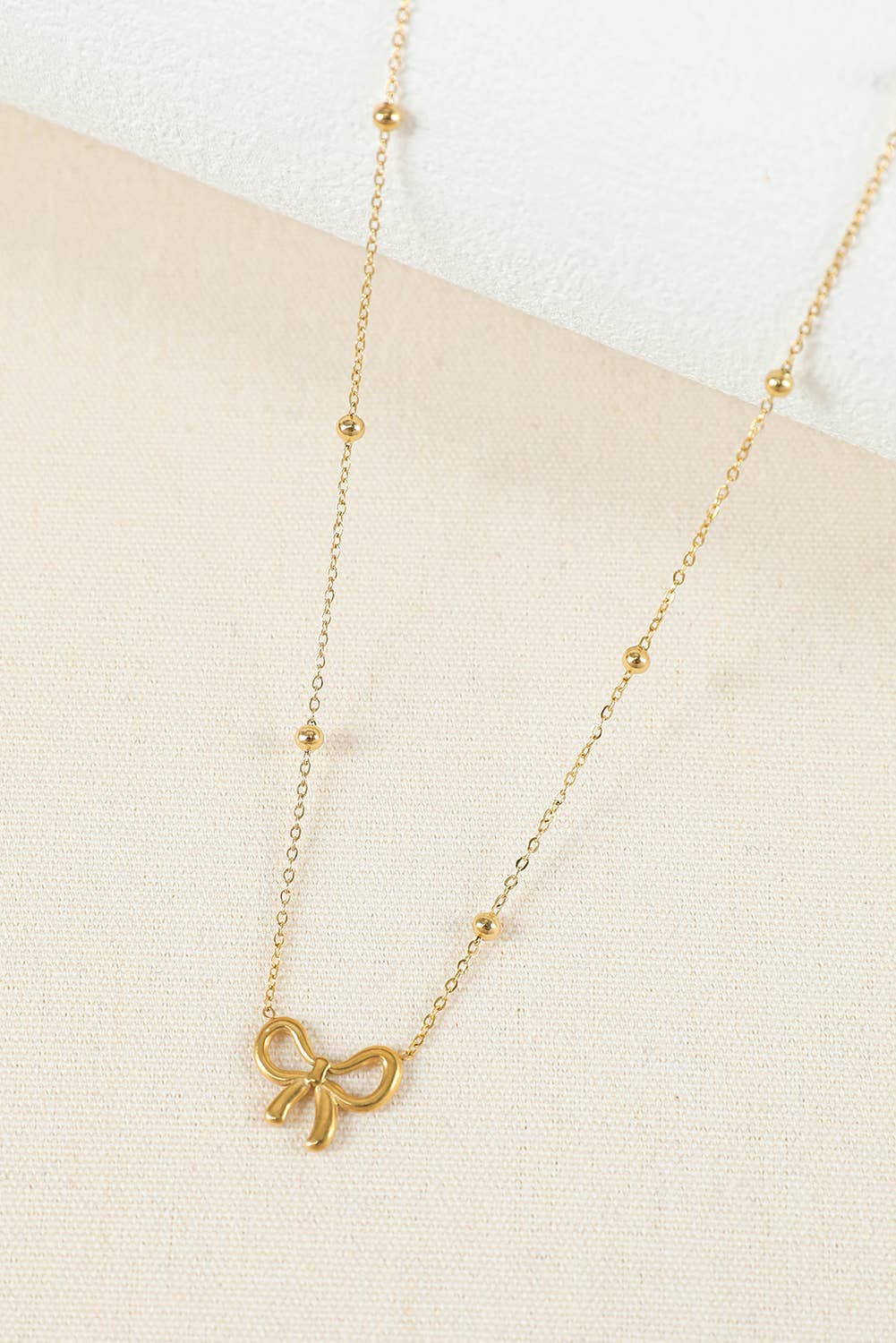 Bowknot Pendant Choker Necklace