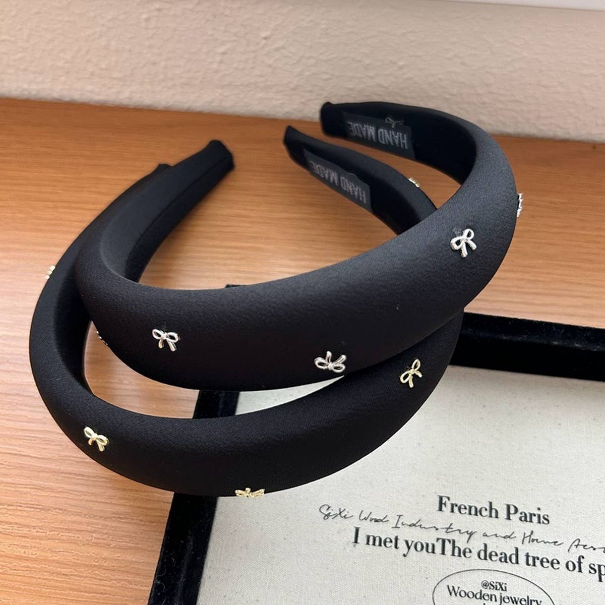 BOW-KNOT WIDE-BRIMMED HIGH-TOP HEADBAND