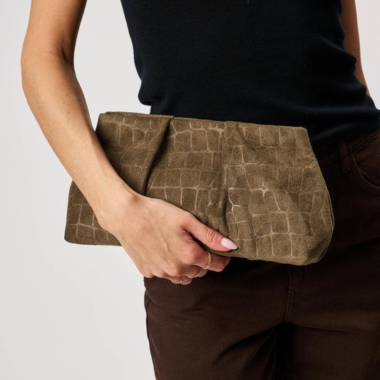 Elva Croco Clutch