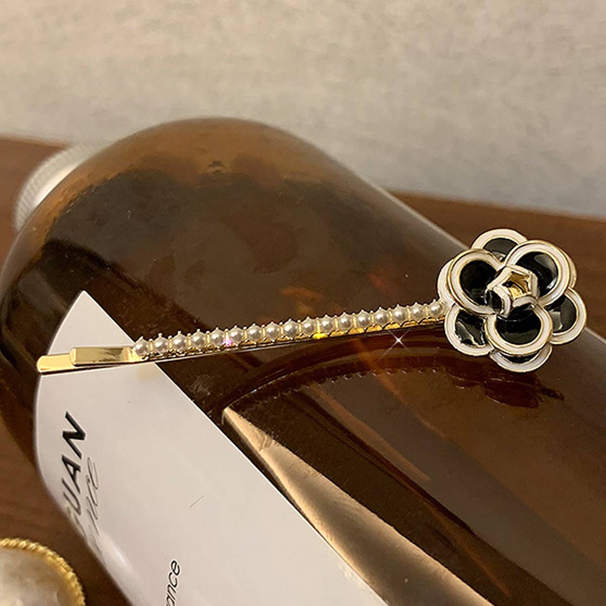 CAMELLIA PEARL HAIR PIN WITH RHINESTONES