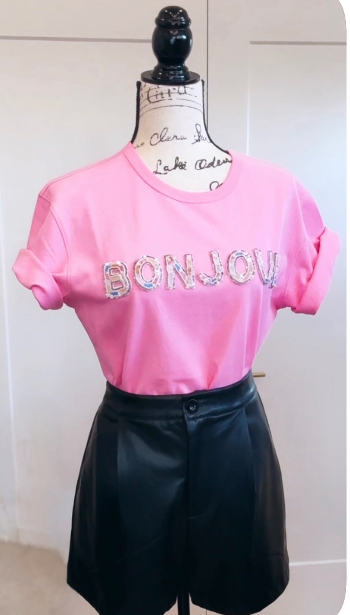 Bonjour Sequins Embroidered Patch Top-pink
