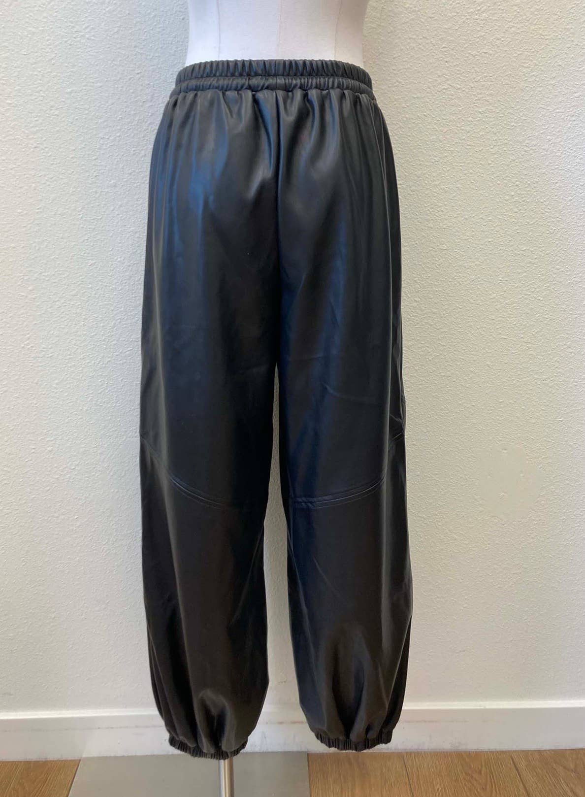 VEGAN LEATHER BALLOON PANTS